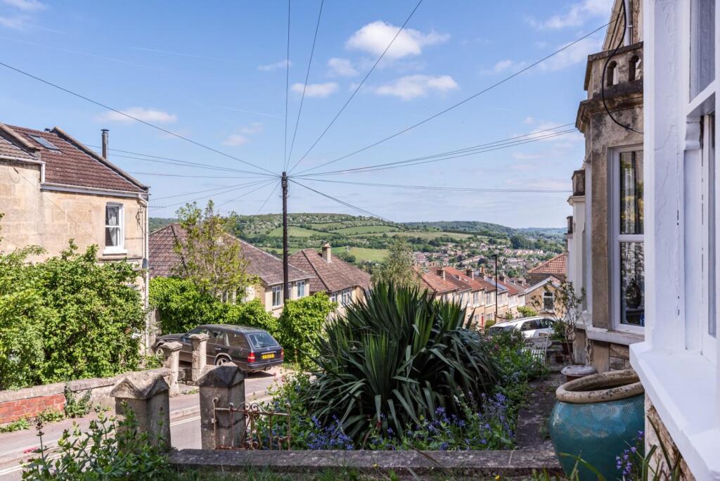 5 Solsbury View, Bath BA1 6HT-3.jpg