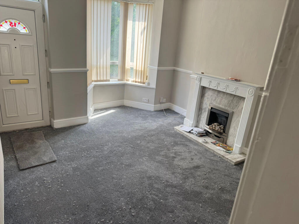 Charming 3-Bed Mid-Terrace on Hampden Road - Avai