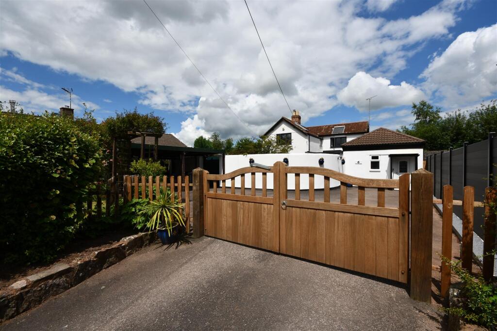 6 Taunton Road