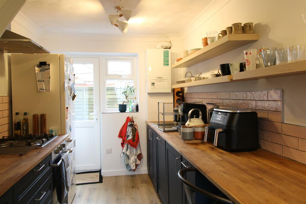 kitchennew3.JPG