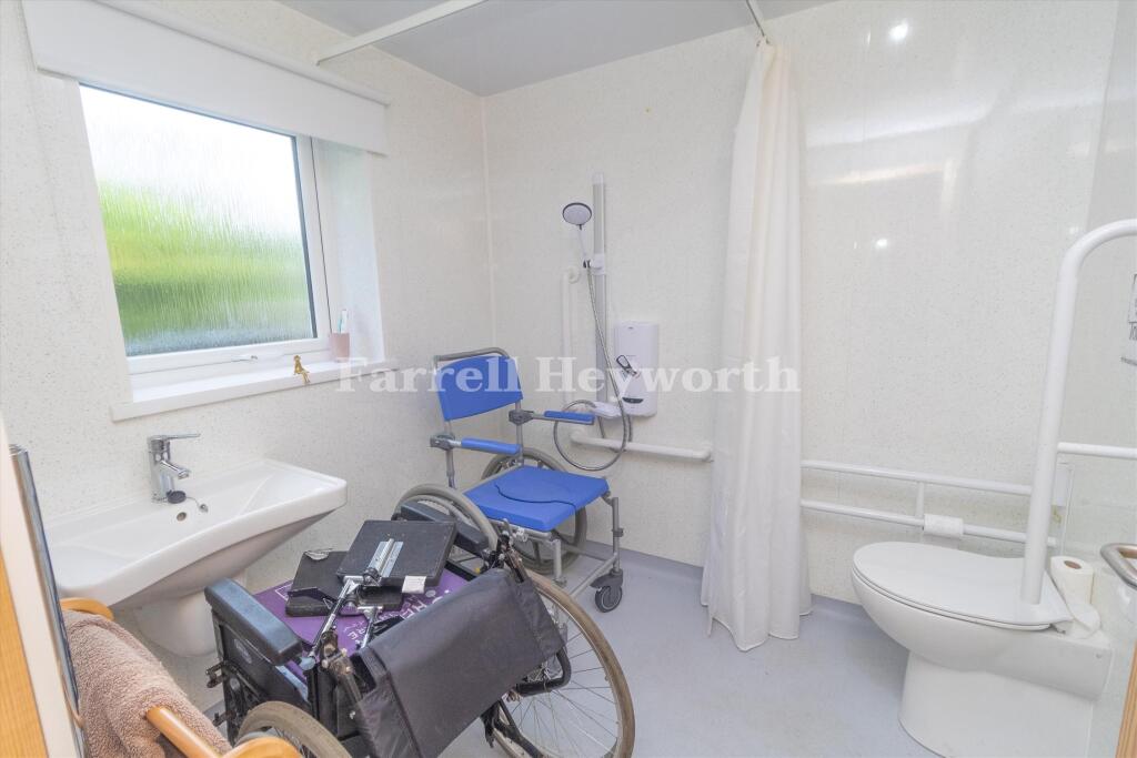 Wet Room T202510091201.jpg