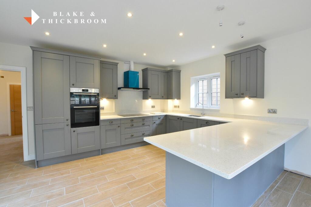 KITCHEN/BREAKFAST ROOM