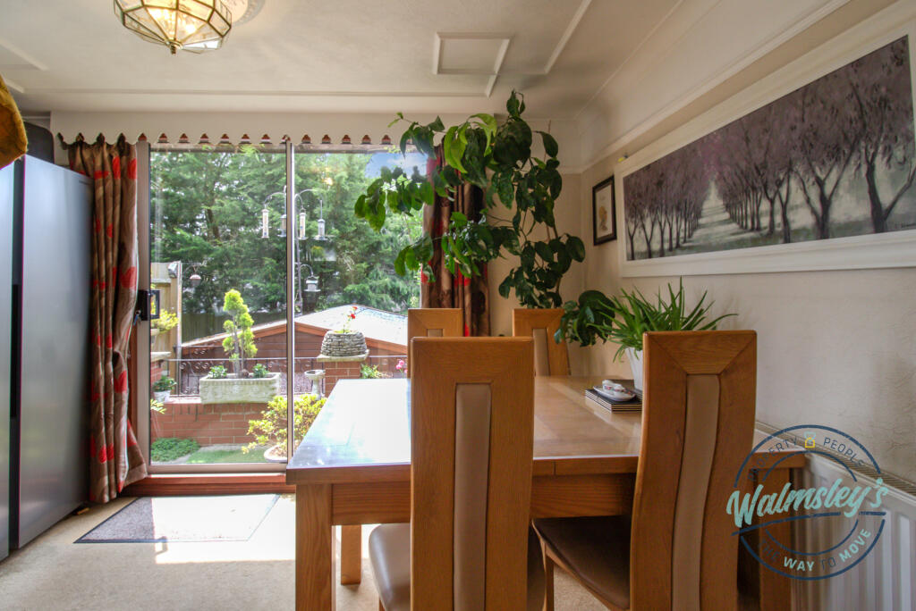 Garden dining room