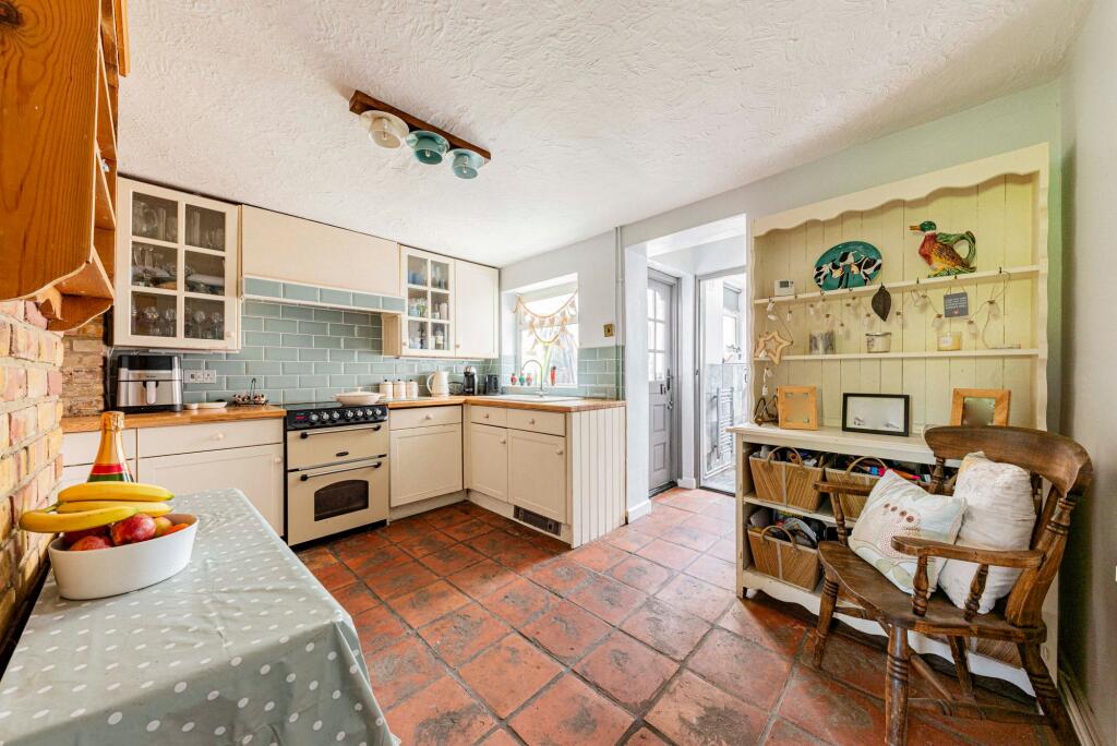 Kitchen/Dining Room (2)