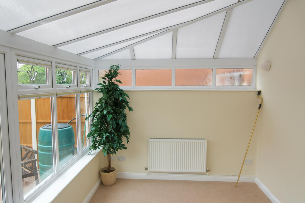 3-bed-house-hucclecote (7).png