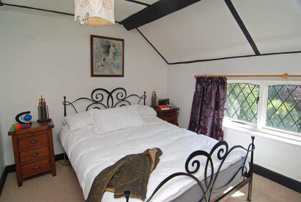 Bed 3 a.jpg
