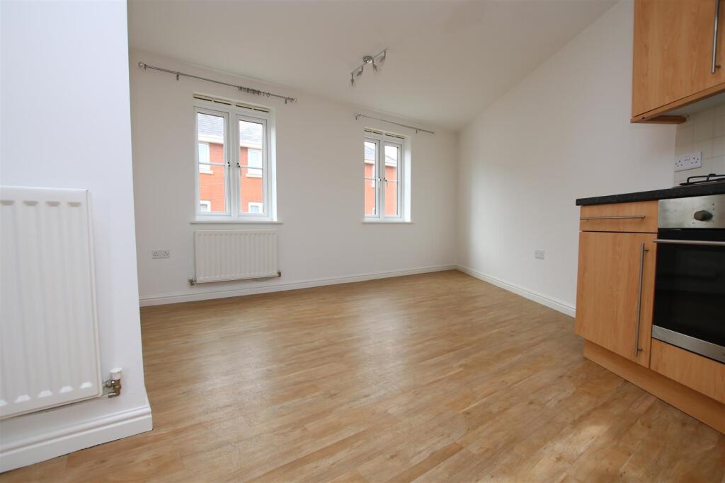 Kitchen 6.JPG