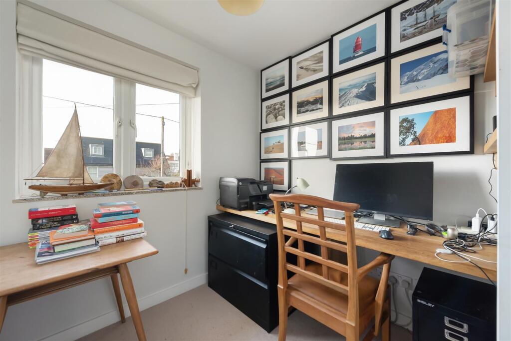 Island Wall, Whitstable