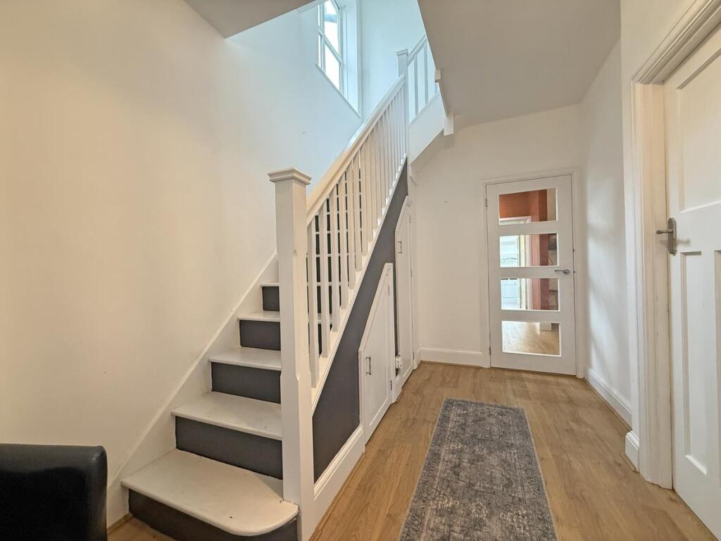 Cresthill Road 6 - Entrance Hall 2.jpg