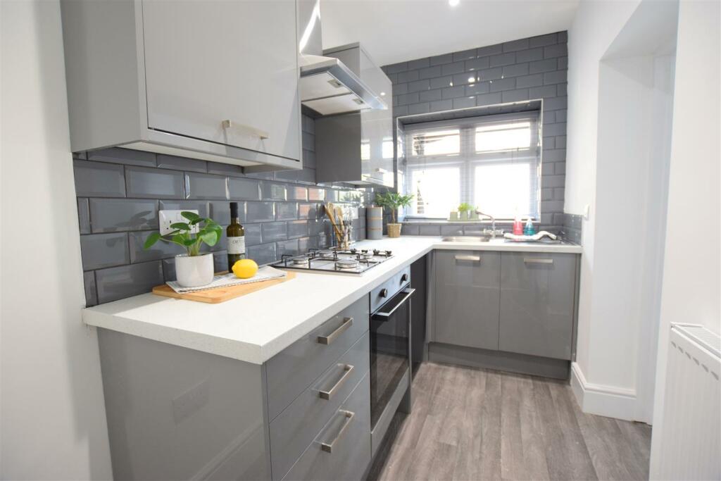 Apt 4 Kitchen.JPG