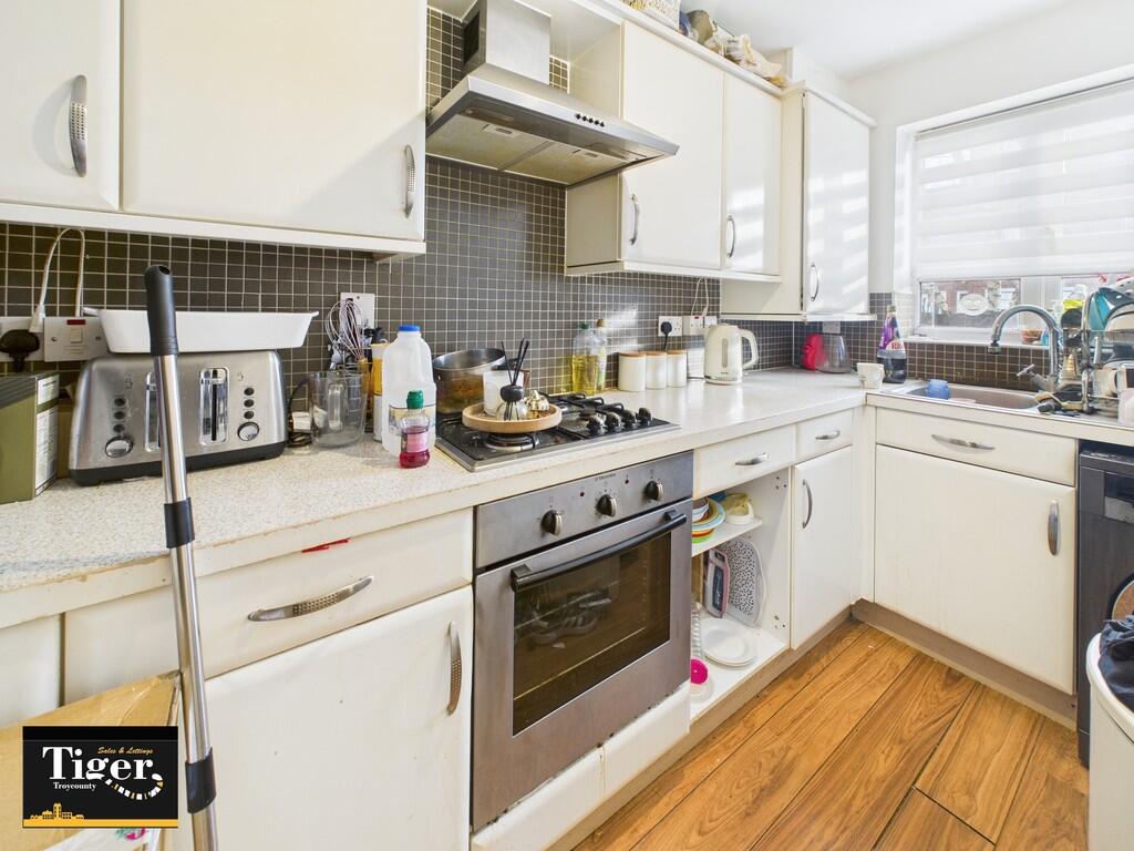 CAM02176G0-PR0773...