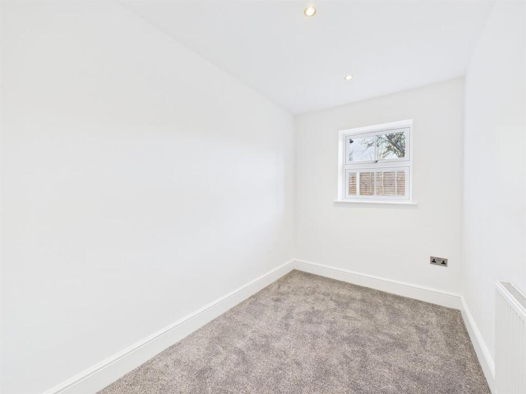Bedroom:
