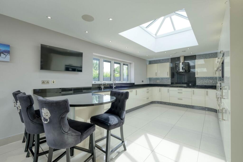 Open Plan Kitchen/Dining/Family area