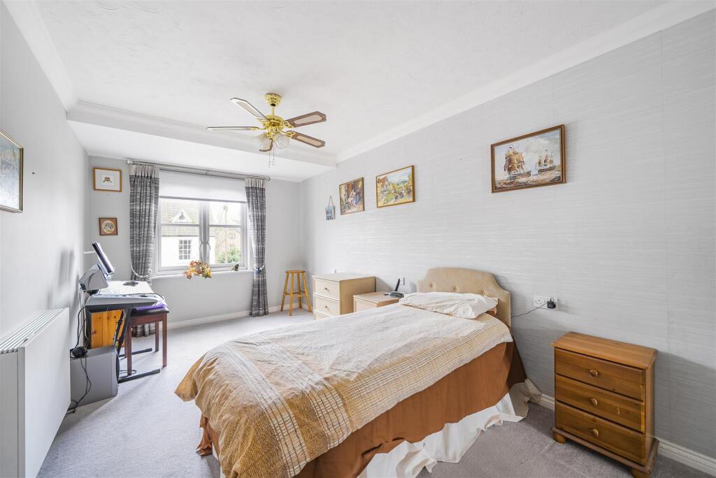 Bedroom (2).jpg