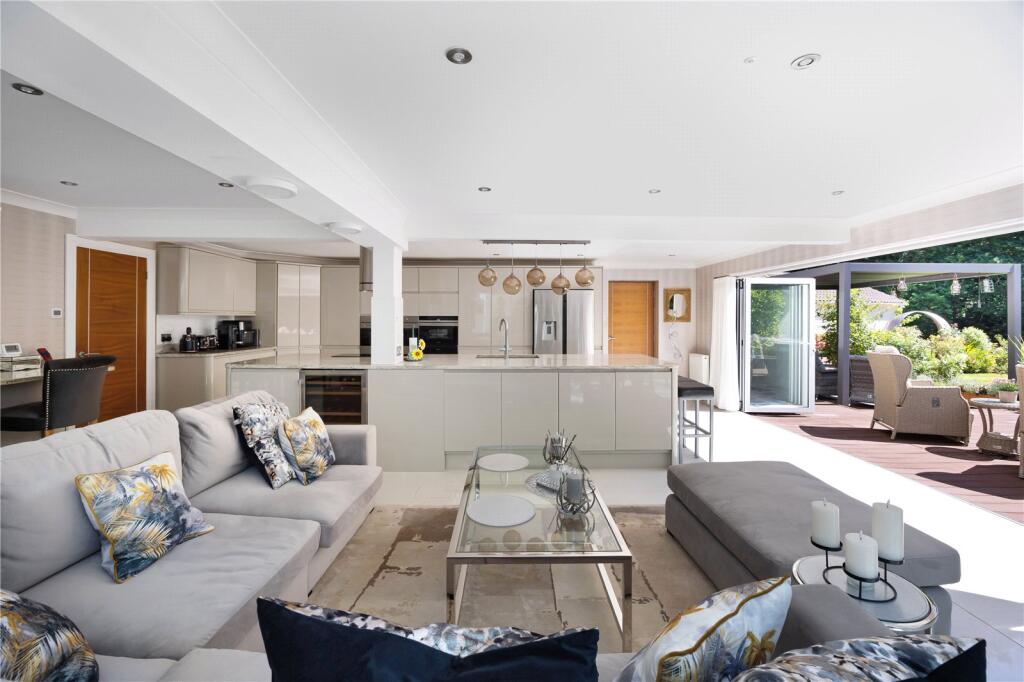 Kitchen/Dining
