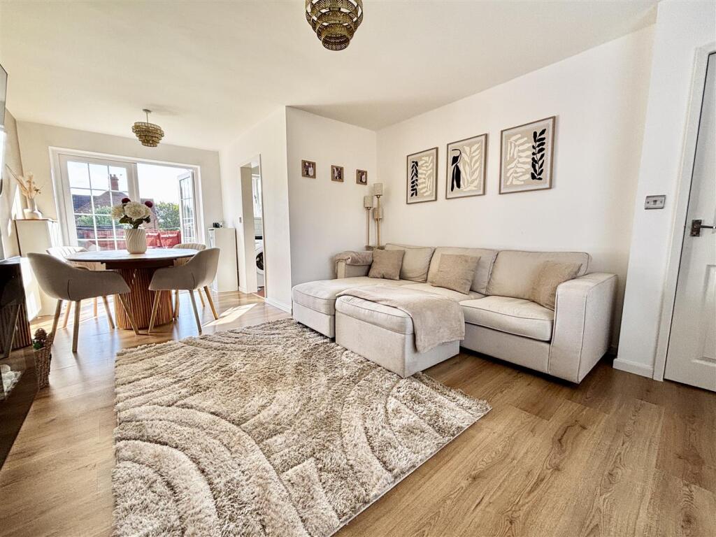 Lounge/Diner View Three