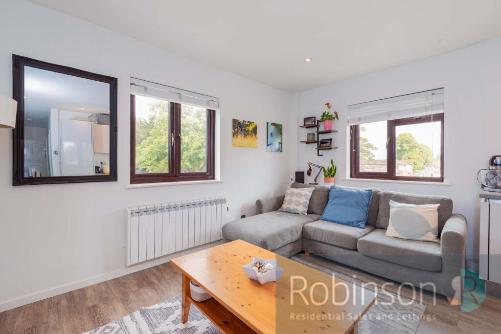 Flat 3 71 Courthouse Rd-8