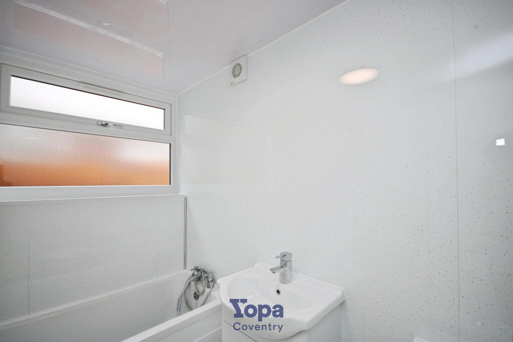 3c8bd519-Family 20Bathroom 202.JPG