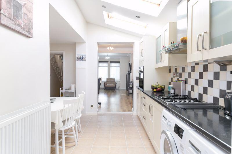 Kitchen/ Breakfast Room