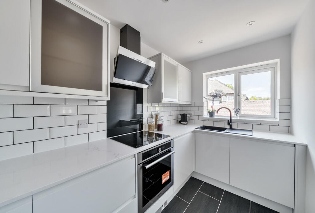 1317972-15-686270...