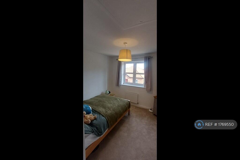 2nd Bedroom 