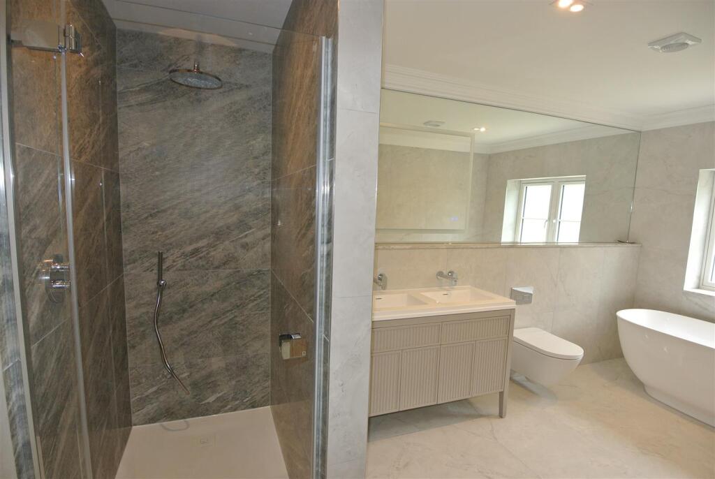 Master En Suite Bathroom a.JPG