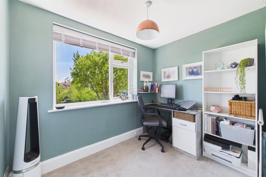 CAM03162G0-PR0260-STILL041