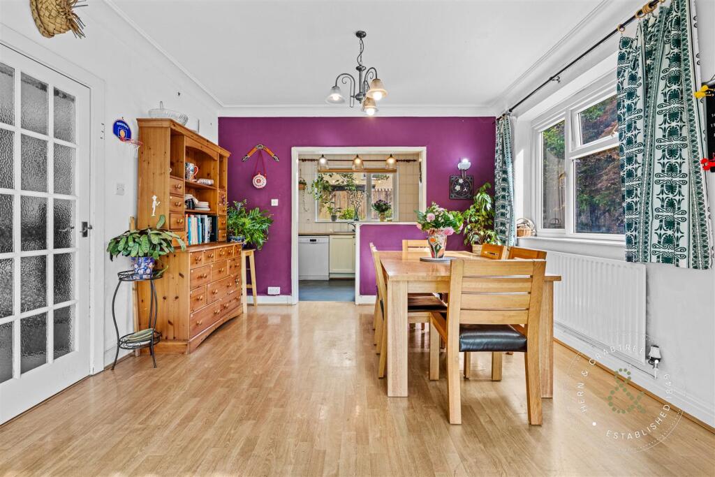 Hendre Close, Hern Crabtree (12).jpg