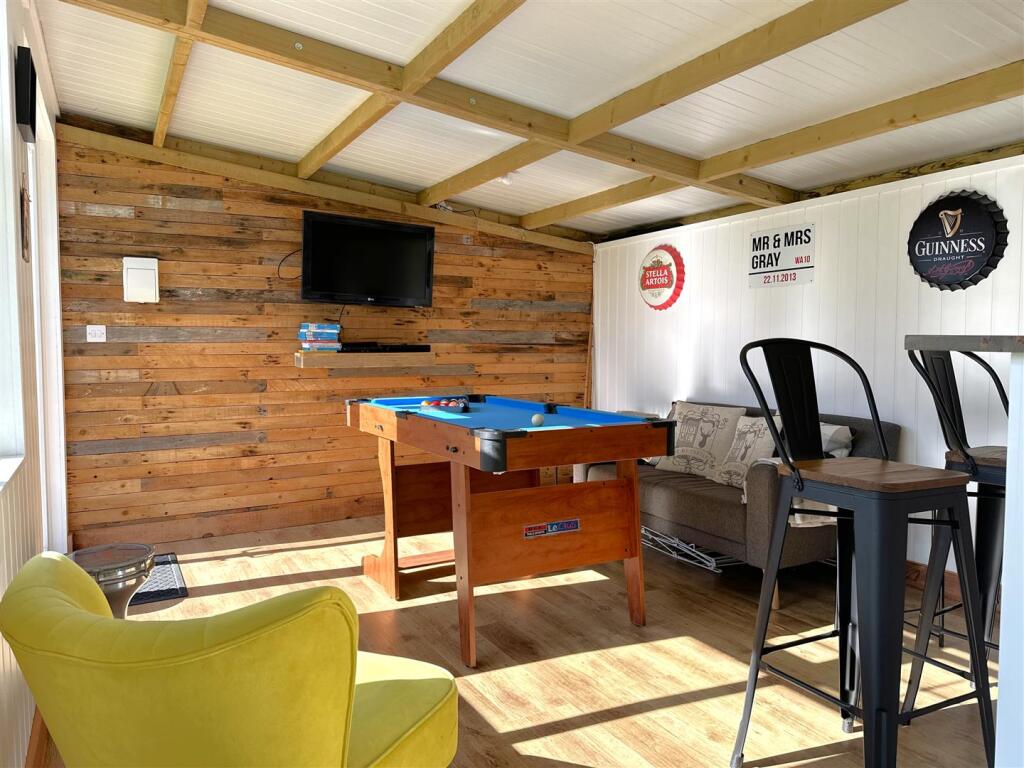 Home Entertainment Space 430