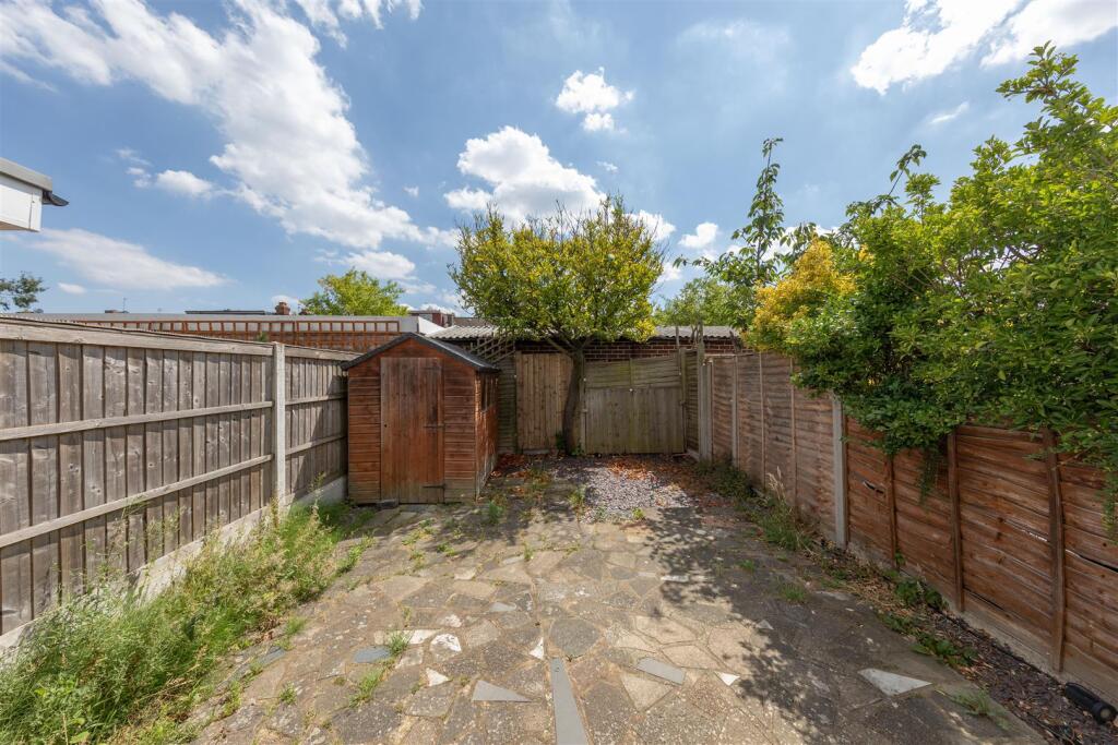 Field Close, E4