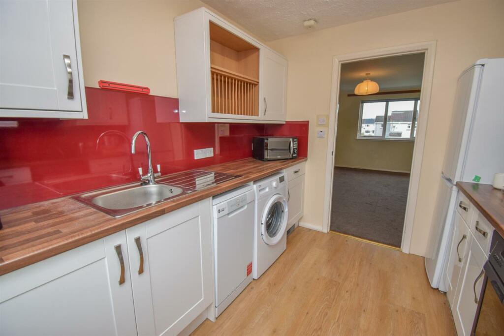 KITCHEN-2.jpg