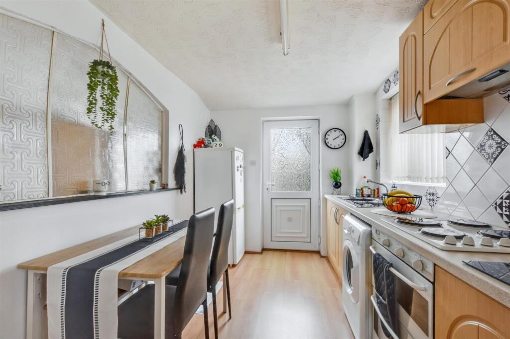 Kitchen_1.jpeg