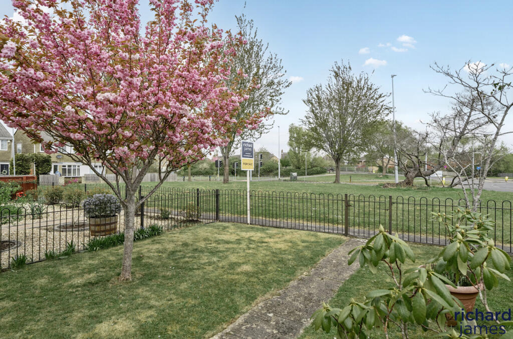 ef1d0c9aa7b84c34a6b4701c6180f7cd