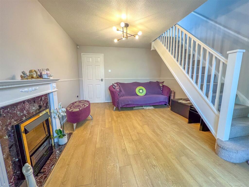 Marsdale Drive - Image-9.jpg