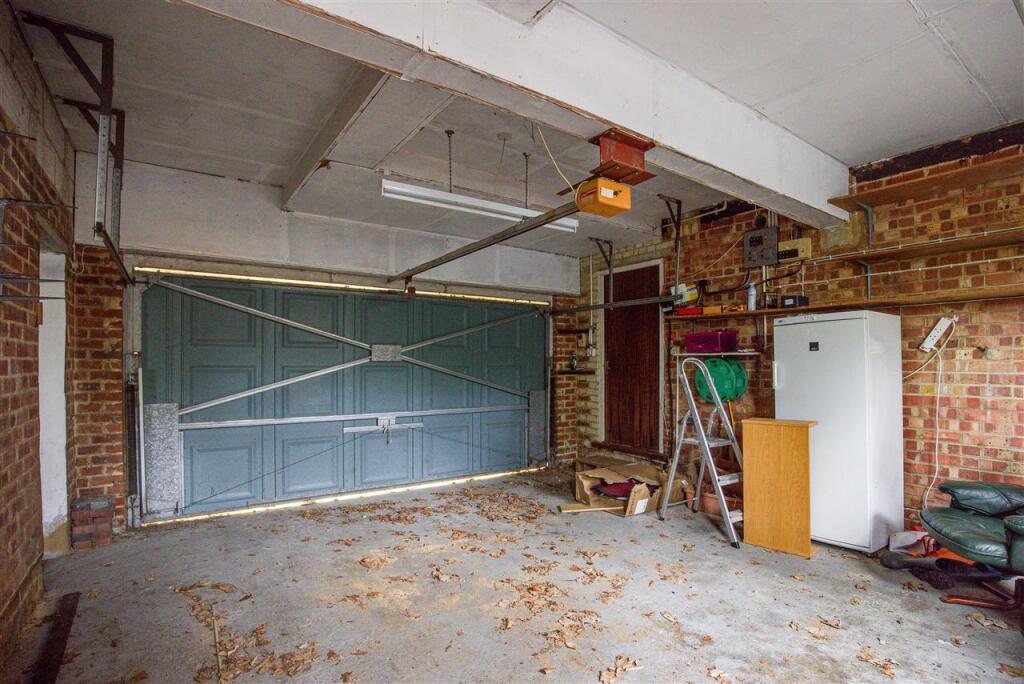 Double Garage 1