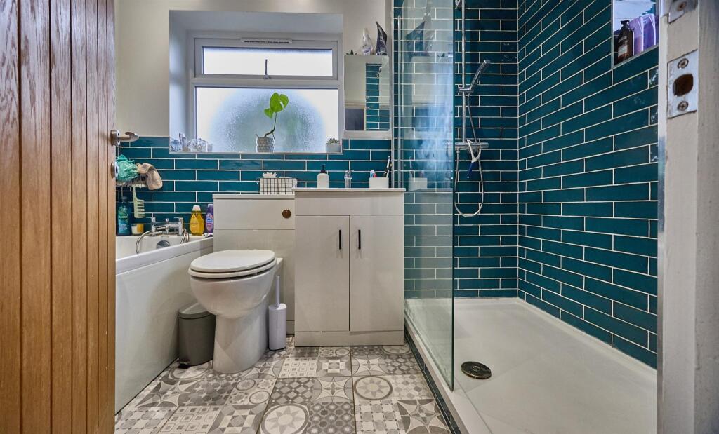 Bathroom to Rear