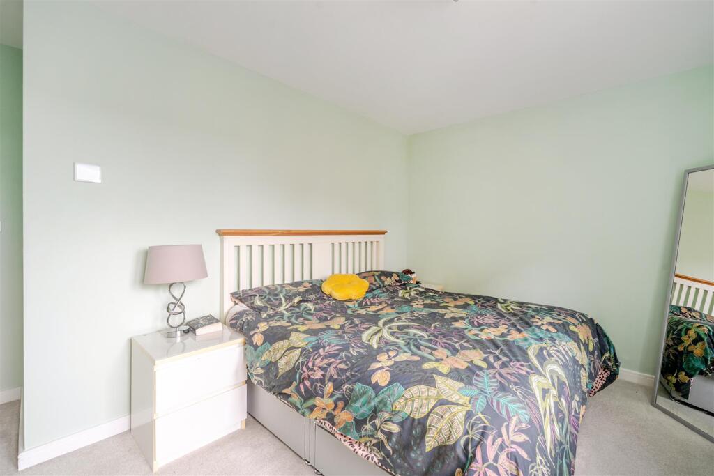 55 Saxon Way, Towcester (25).jpg