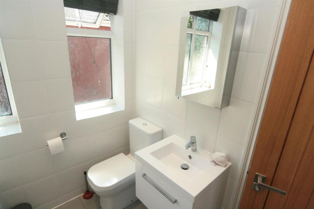 Bathroom Aspect 2