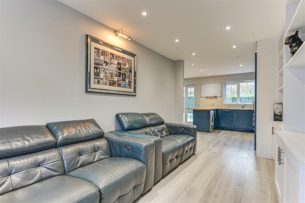 Harmonds Wood Close-22.jpg