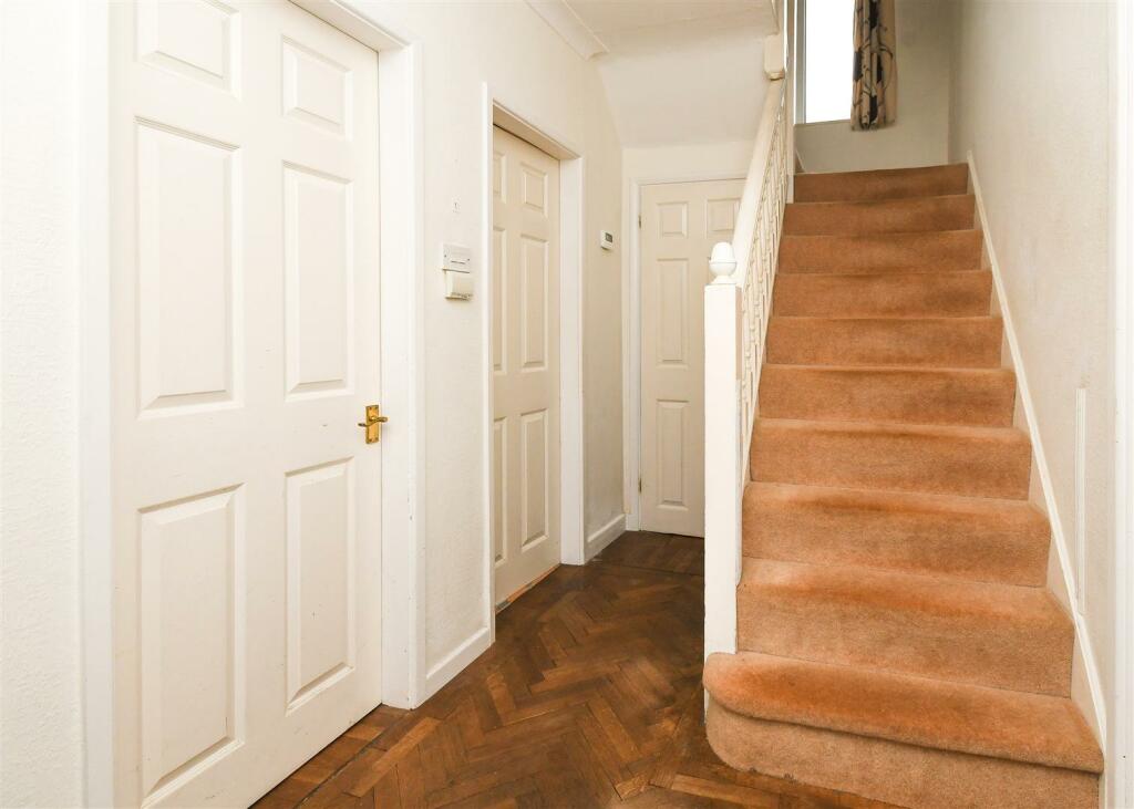 66 York Avenue - Hallway.jpg