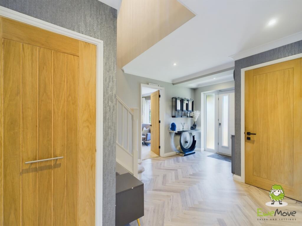 CAM03778G0-PR0171-STILL008