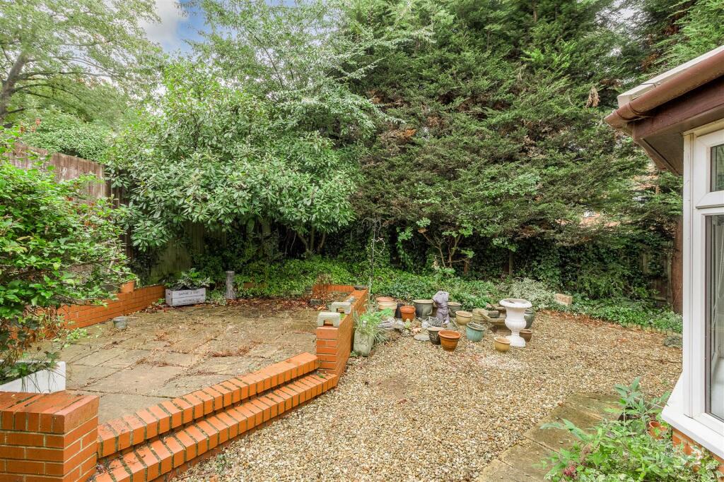 10 The Gardens garden
