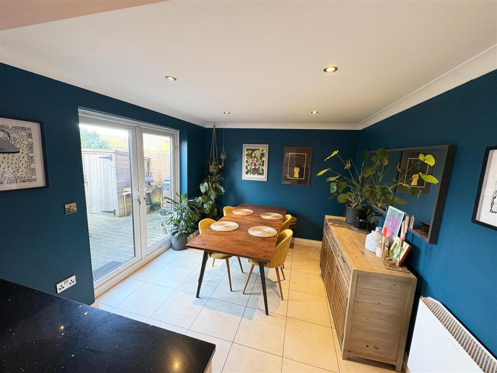 Dining Room-2.jpg