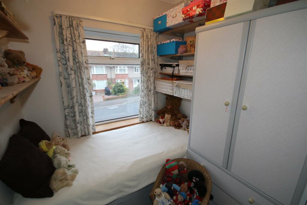 Bedroom 3b.JPG