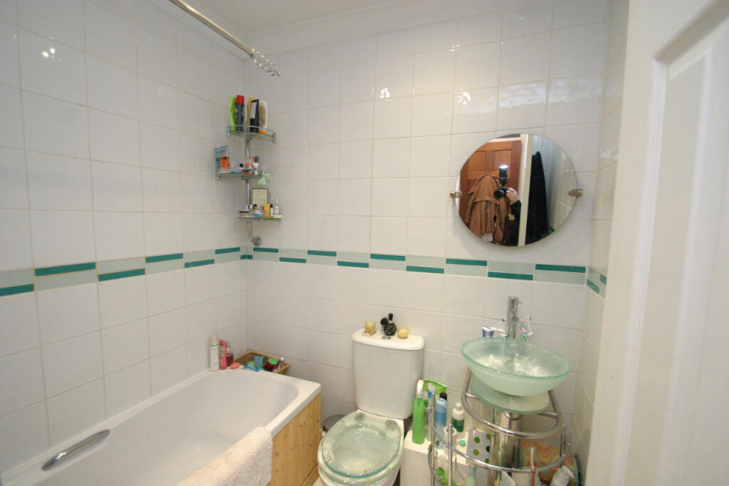 Salvin Road 12b bath