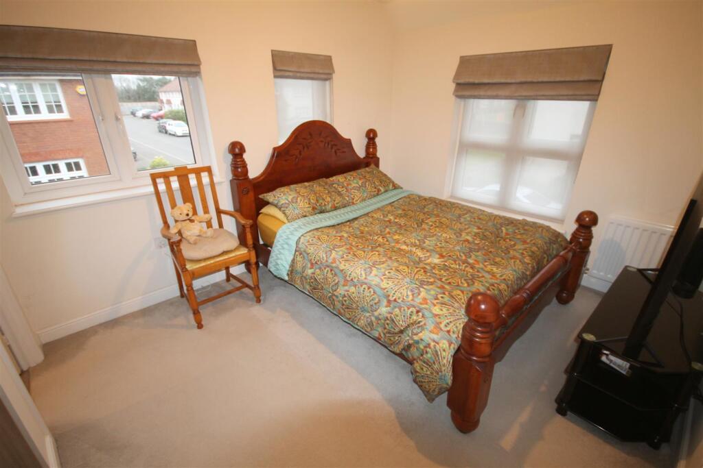 PW Bedroom 1ii.JPG