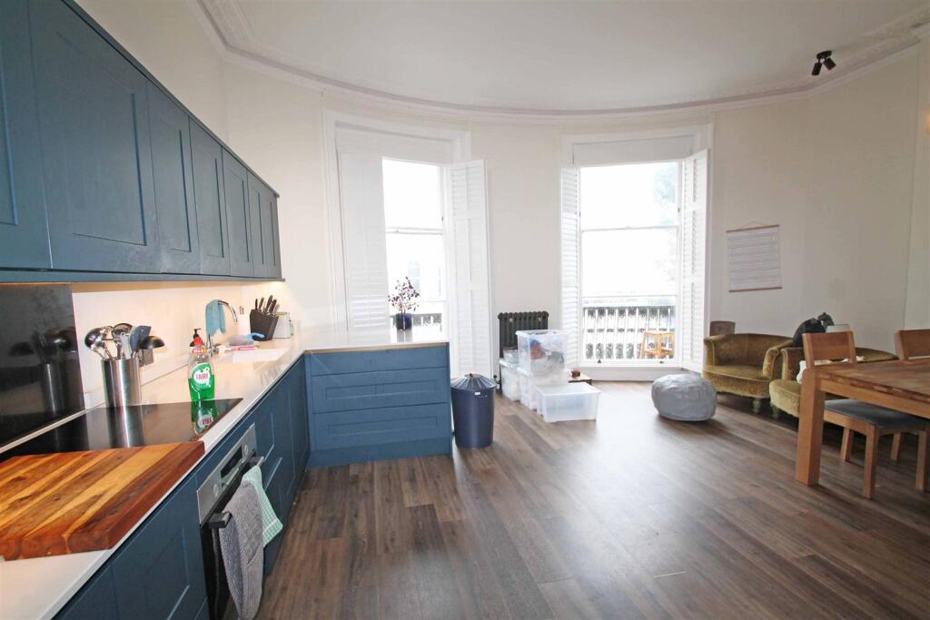 Open Plan Lounge Kitchen