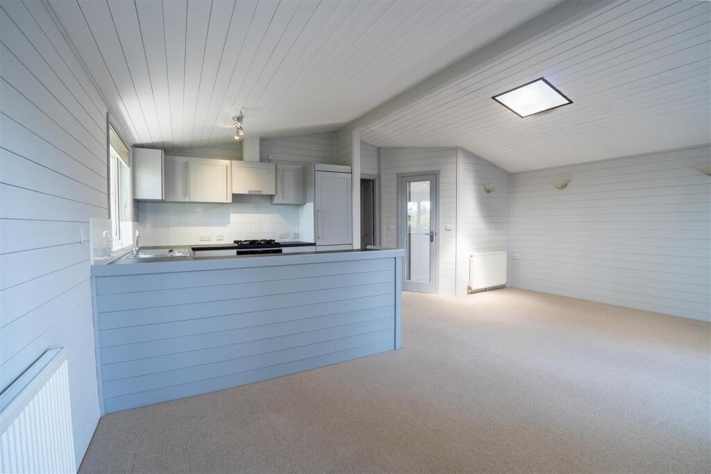 8 Marina View HQ-01.jpg