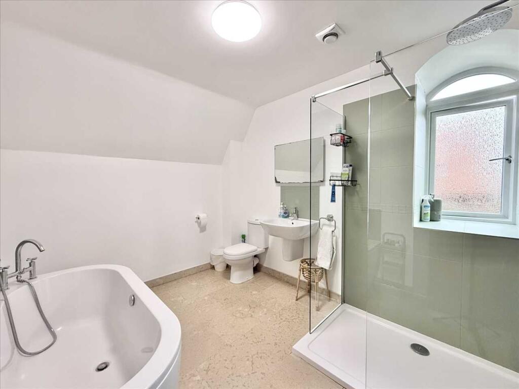 En-Suite Bathroom