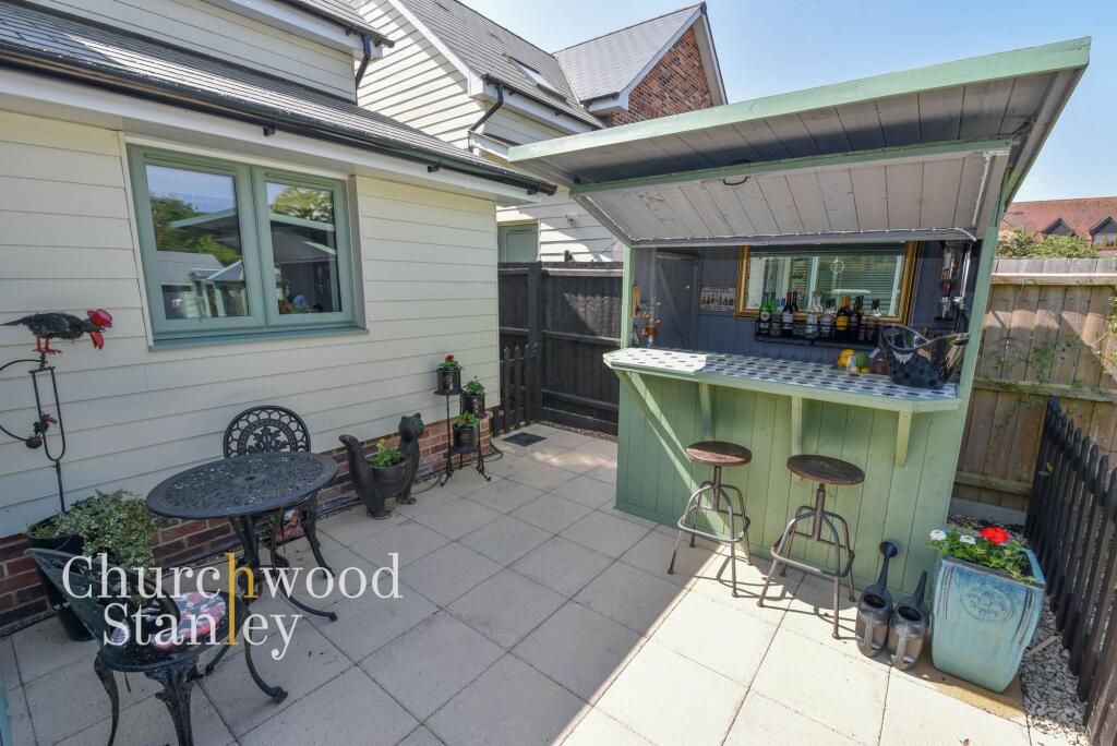 Bar and patio